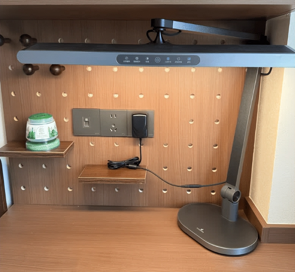 学生最建议买三款台灯：专业学生护眼灯推荐，缓解孩子用眼疲劳！