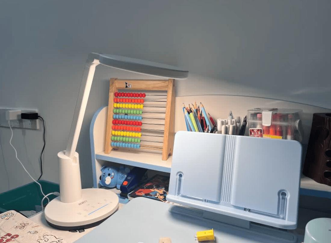 学生最建议买三款台灯：专业学生护眼灯推荐，缓解孩子用眼疲劳！