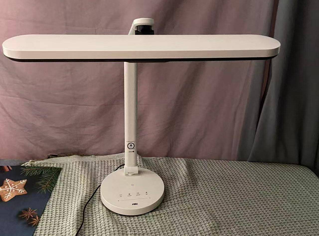 学生最建议买三款台灯：专业学生护眼灯推荐，缓解孩子用眼疲劳！