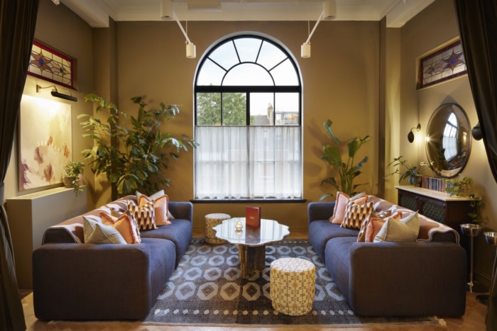 办公楼装修：褪色美学重构 让时光质感融入现代办公（图ZMTUyODgxMDA=） - 资讯 - 站酷设计师凯悦办公装修原创素材 - 站酷ZCOOL