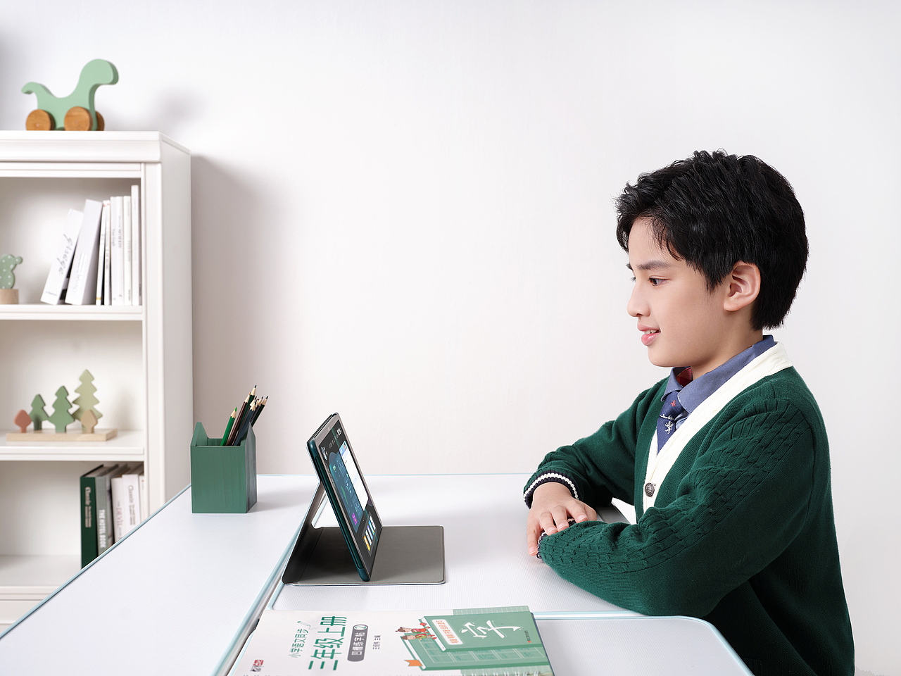 学习机修图（图ZMzk5MjE1NTg4） - 修图/后期 - 站酷设计师斓光视觉工作室原创素材 - 站酷ZCOOL