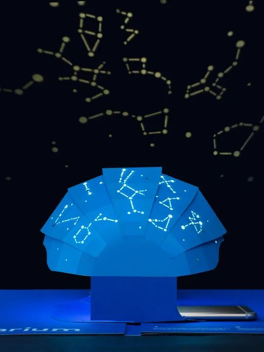 她用一张纸，就设计出年销10W册的书