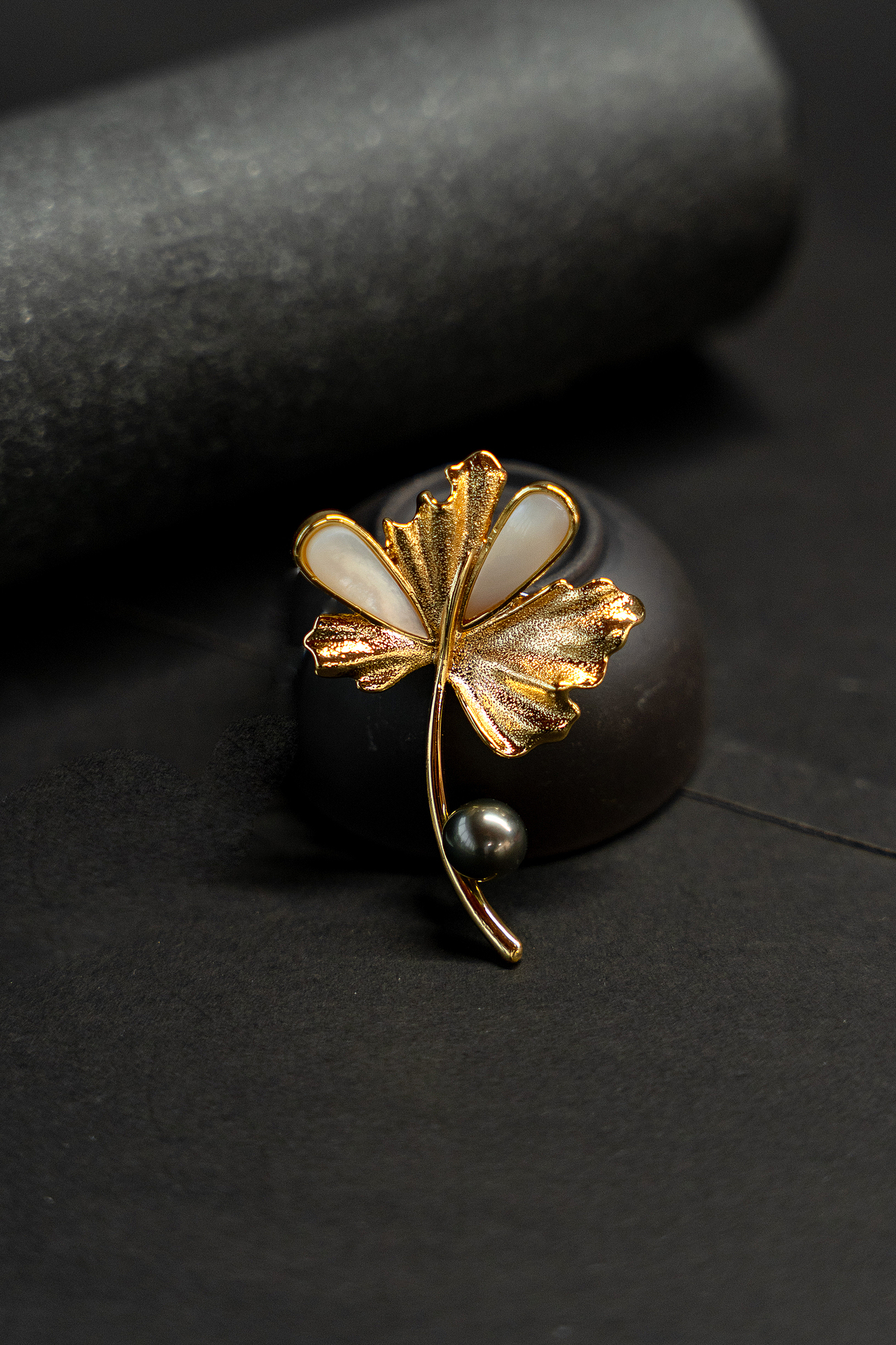 胸针产品摄影修图