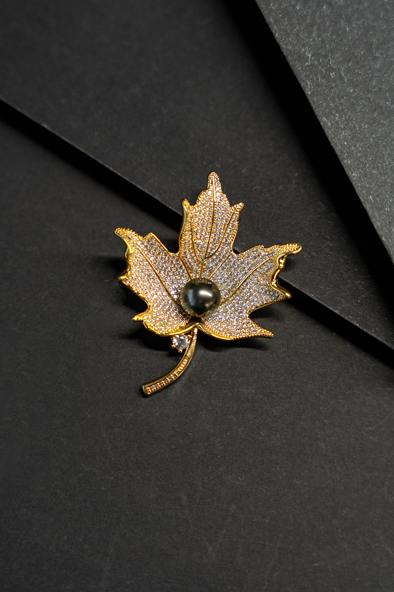 胸针产品摄影修图