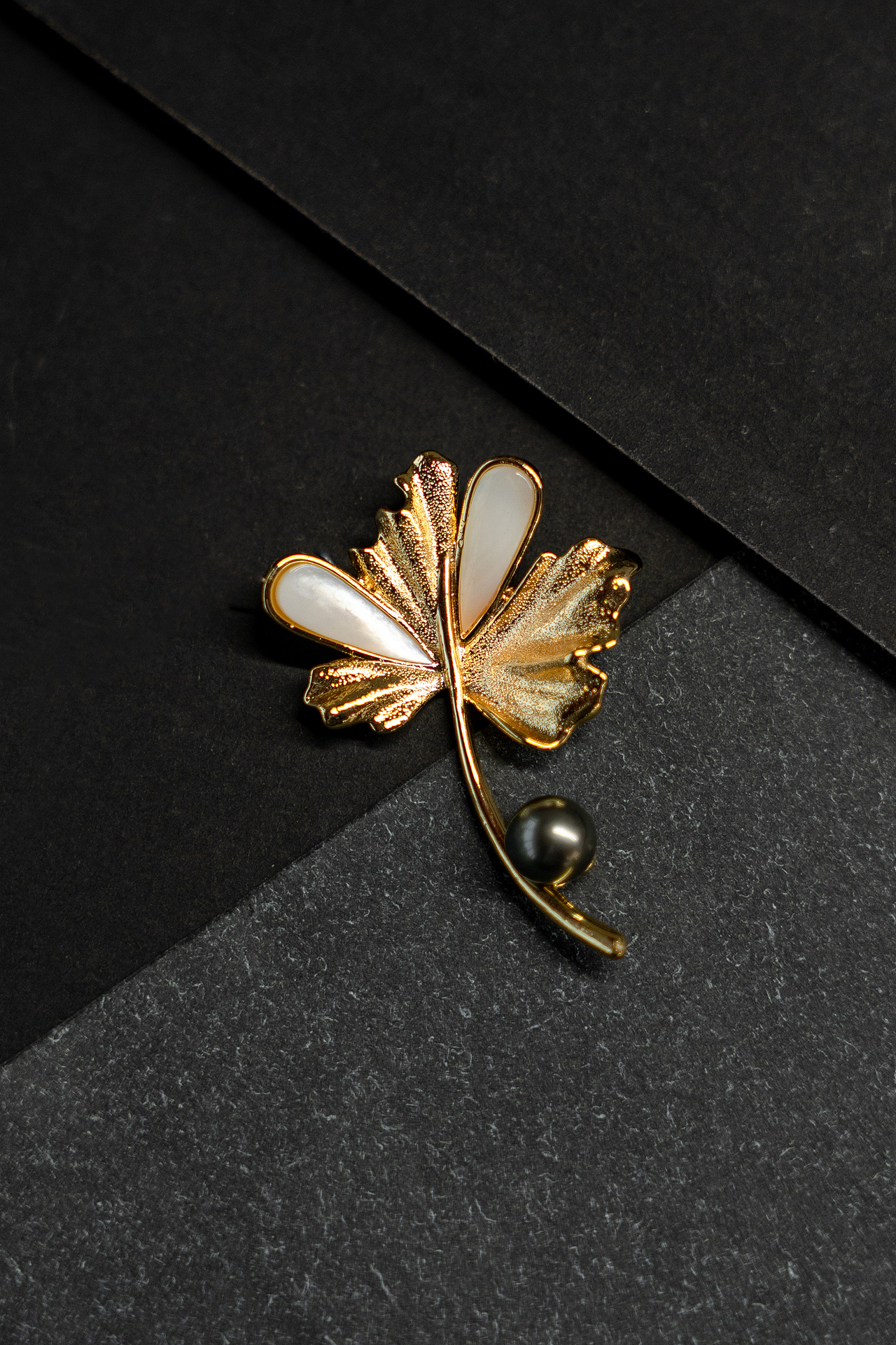 胸针产品摄影修图