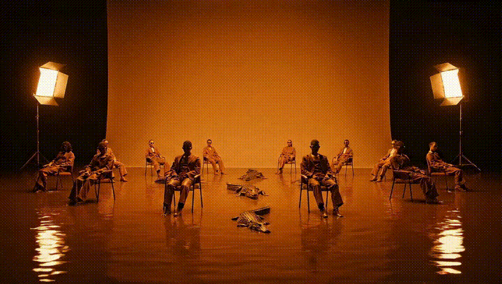 🦋 破茧与新生：流动的金色梦境 ✨（图ZMzk5MjczNDI4） - AI作品 - 站酷设计师小团长安铺子原创素材 - 站酷ZCOOL