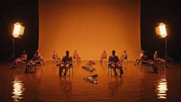 🦋 破茧与新生：流动的金色梦境 ✨（图ZMzk5MjczNDY0） - AI作品 - 站酷设计师小团长安铺子原创素材 - 站酷ZCOOL