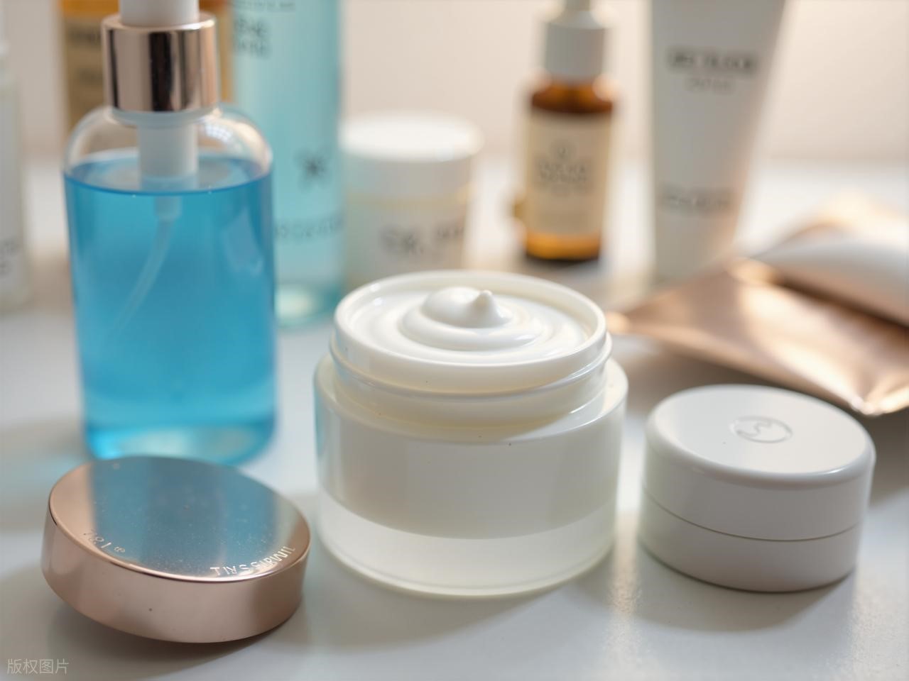 精致女孩必码！2025年高端卸妆水什么牌子最好用？这份清单提升你的护肤格调。