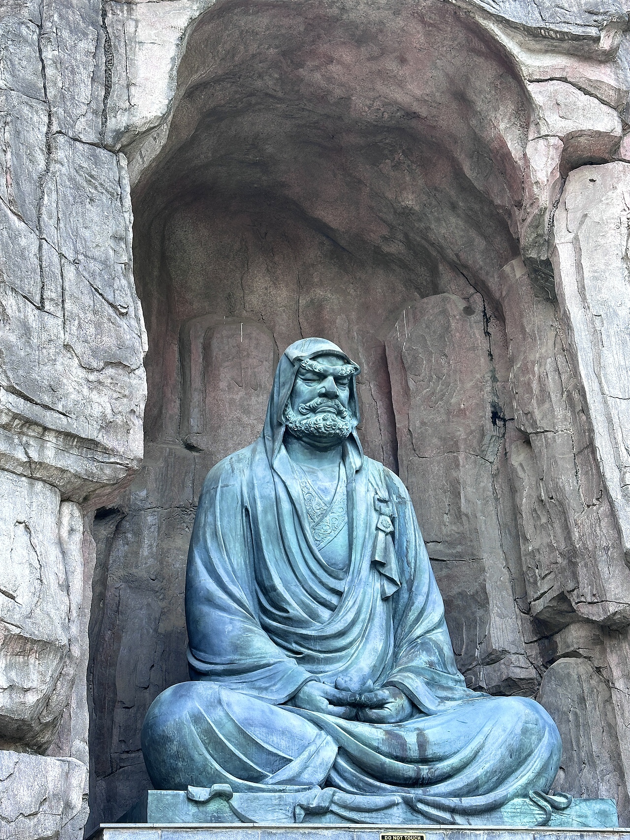 南京燕子矶达摩古洞光影秀，一场视觉盛宴（图ZMzk5MzA2NTIw） - 风光摄影 - 站酷设计师小小兵之兵原创素材 - 站酷ZCOOL