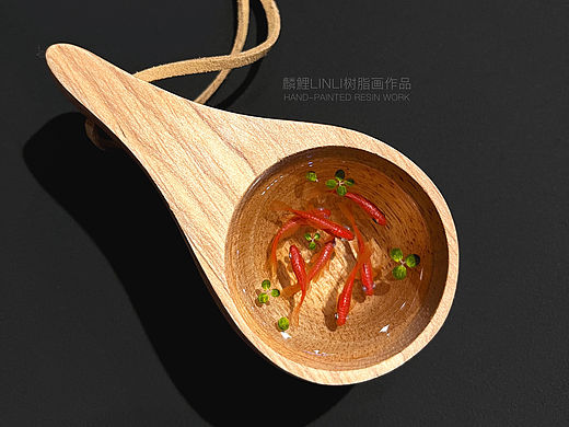 被跨国收藏的一只木勺（树脂画作品）