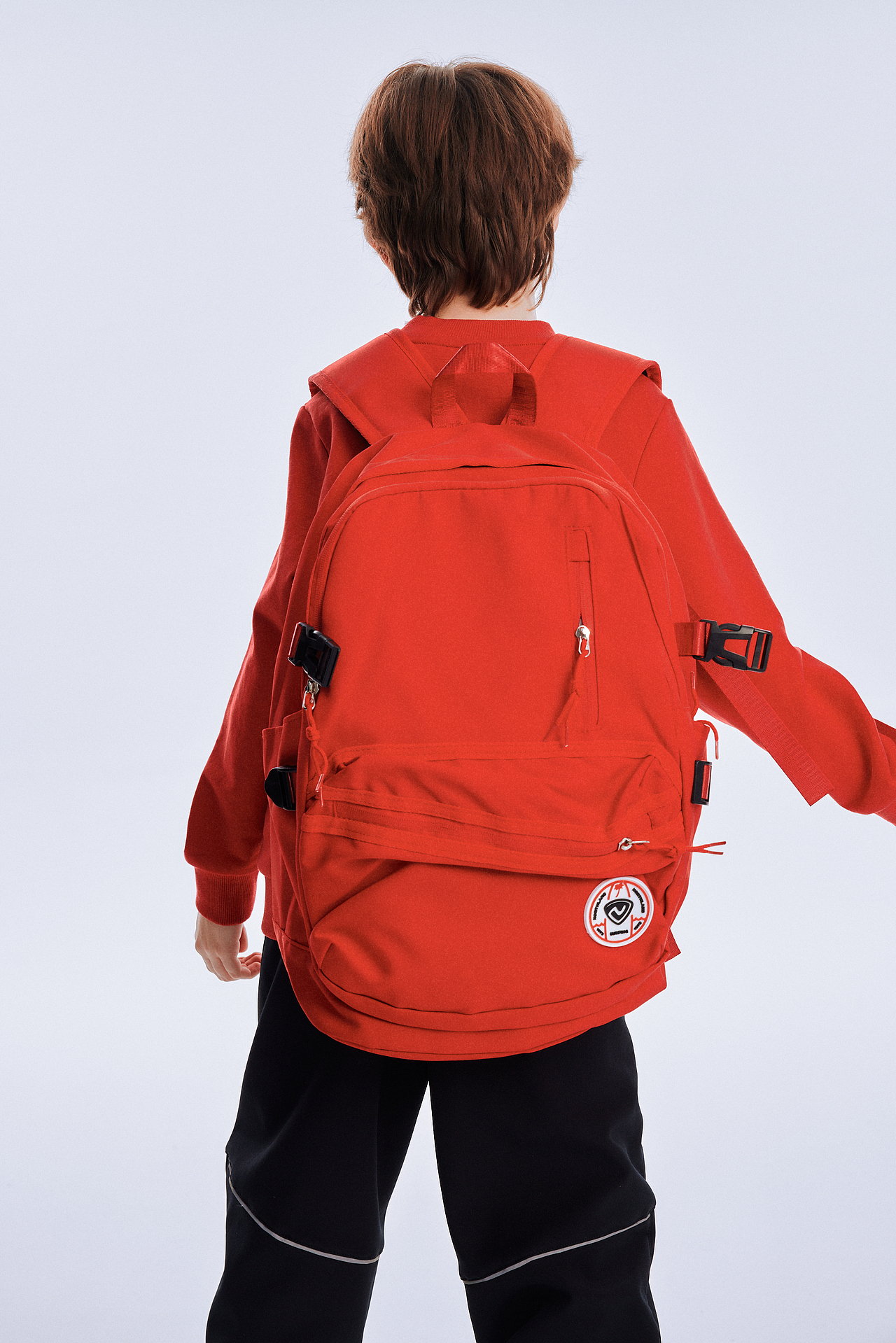 一组干净的童装拍摄