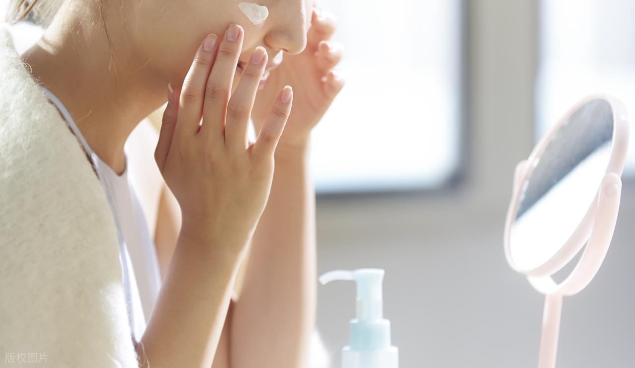 唇眼全脸通用卸妆产品2025实测特辑：从温和度到卸妆力，这5款卸妆油水凭什么脱颖而出（图ZMTUzMDAxMjA=） - 评测 - 站酷设计师究极设计达人原创素材 - 站酷ZCOOL