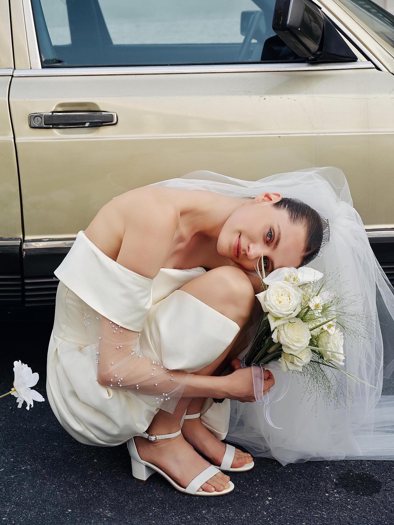 拍了拍 IDIFU 25FW 婚礼系列