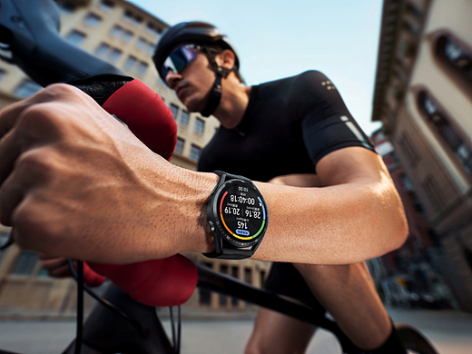 别乱买！2025智能手表用半年才敢说：这2款旗舰机性能拉满，实用到哭