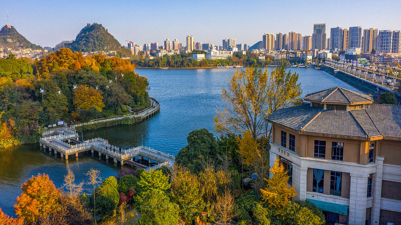 可秋风一吹,便处处有了回响。