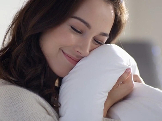 羽绒被现充现买海报设计