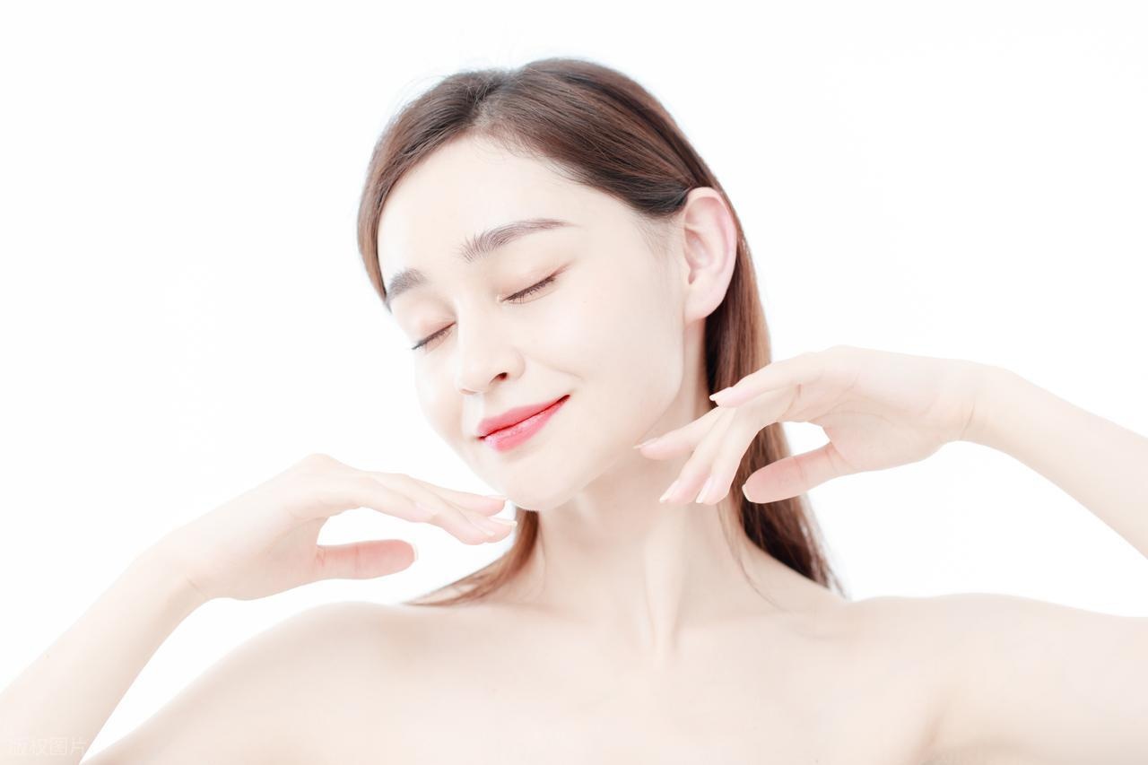 2025 全肤质卸妆红黑榜：实测 20 款卸妆油 / 卸妆水，从淡妆到防水彩妆选购攻略