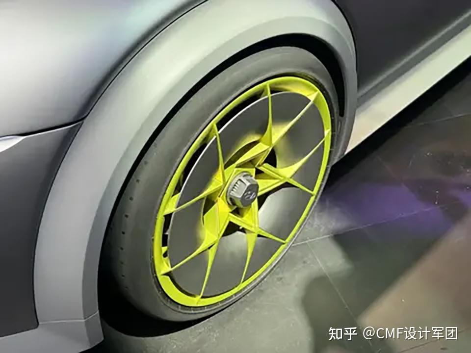 现代Concept Three概念车发布，内饰应用泡沫铝，CMF设计欣赏（图ZMTUzMTM0OTY=） - 资讯 - 站酷设计师CMF设计军团原创素材 - 站酷ZCOOL