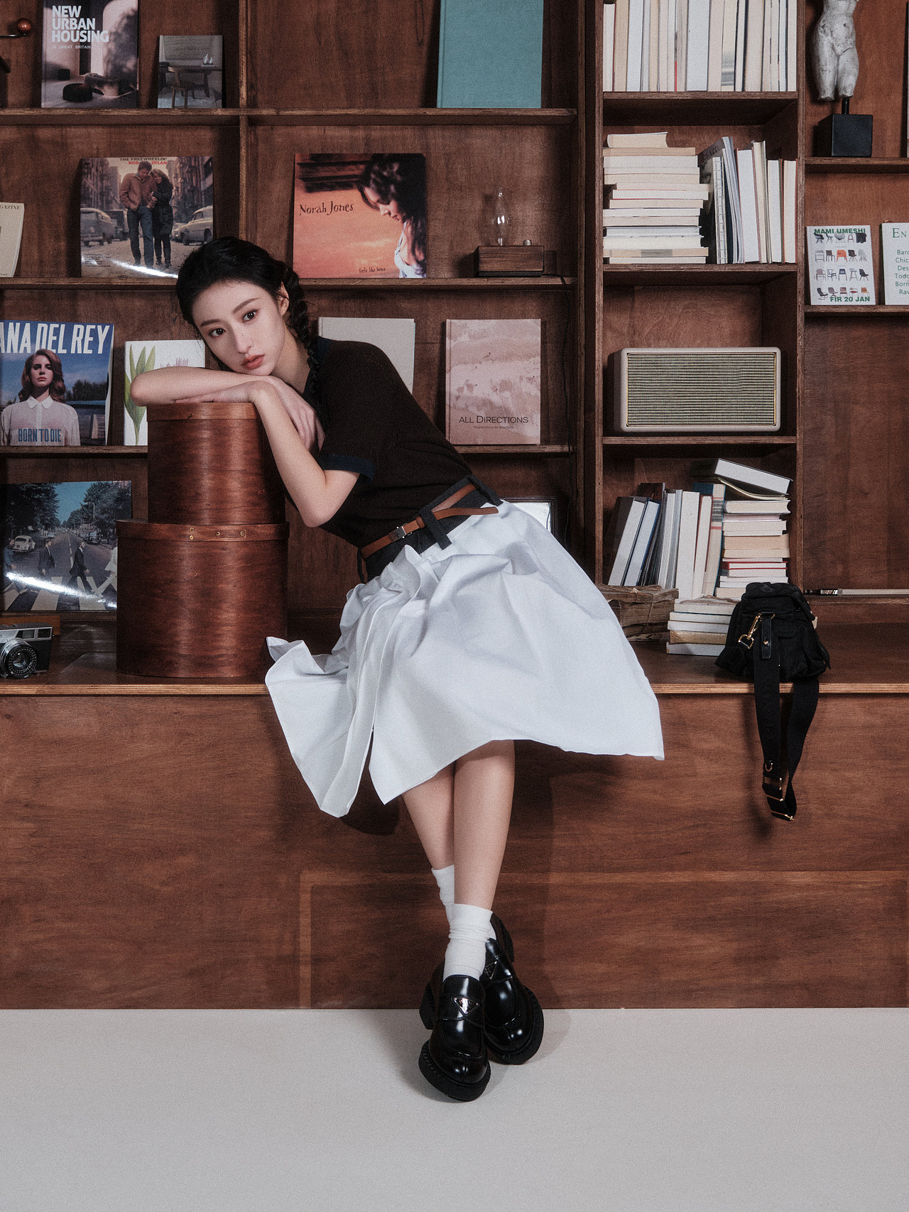 我拍的📷 「胡连馨」｜ Prada（图ZMzk5NjQ1MjA4） - 时尚/艺术摄影 - 站酷设计师_三泉_原创素材 - 站酷ZCOOL