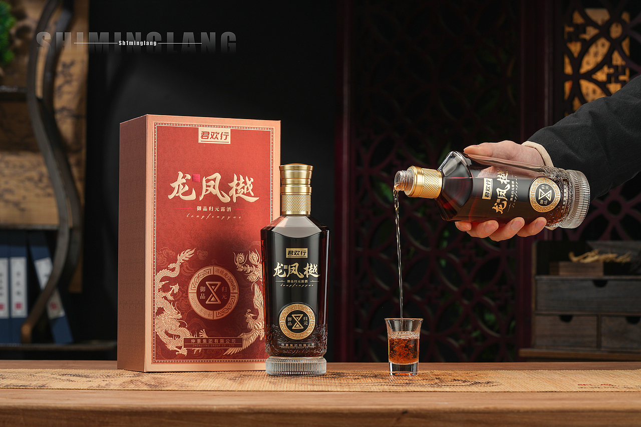 酒水摄影丨白酒露酒养生药酒 君欢行龙凤樾 场景图