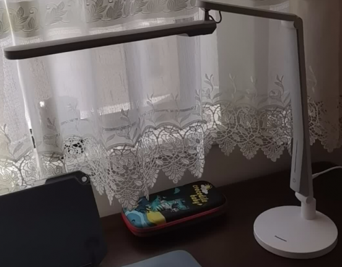 护眼台灯品牌十大排名榜单来了！精选十款热销护眼灯，好用不贵！