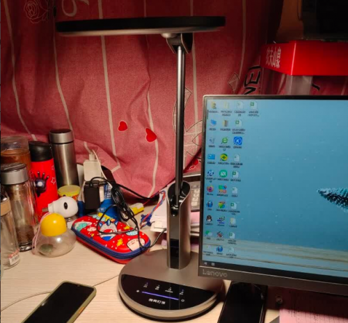 护眼台灯品牌十大排名榜单来了！精选十款热销护眼灯，好用不贵！