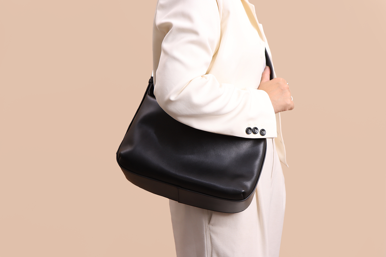 皮质感斜挎包包简黑实拍系列