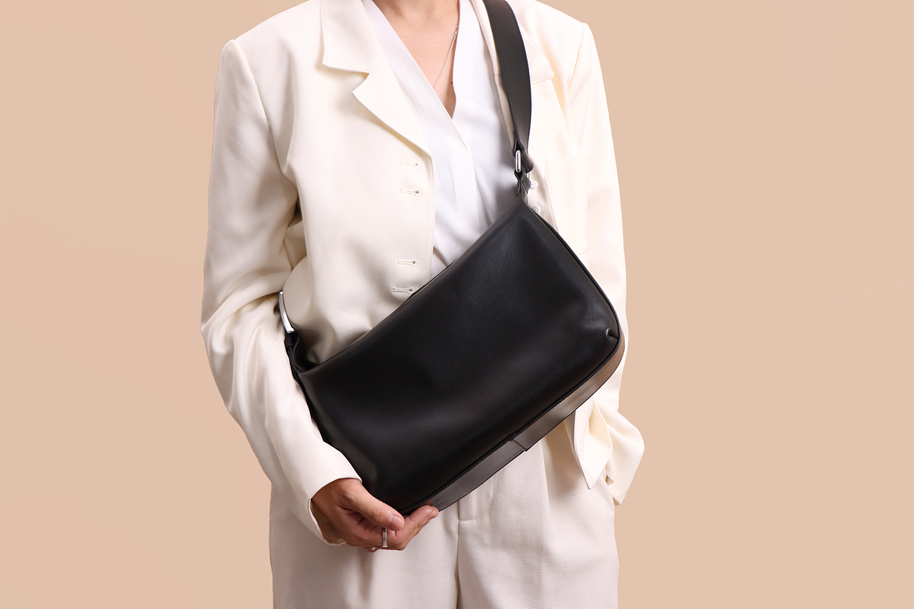 皮质感斜挎包包简黑实拍系列