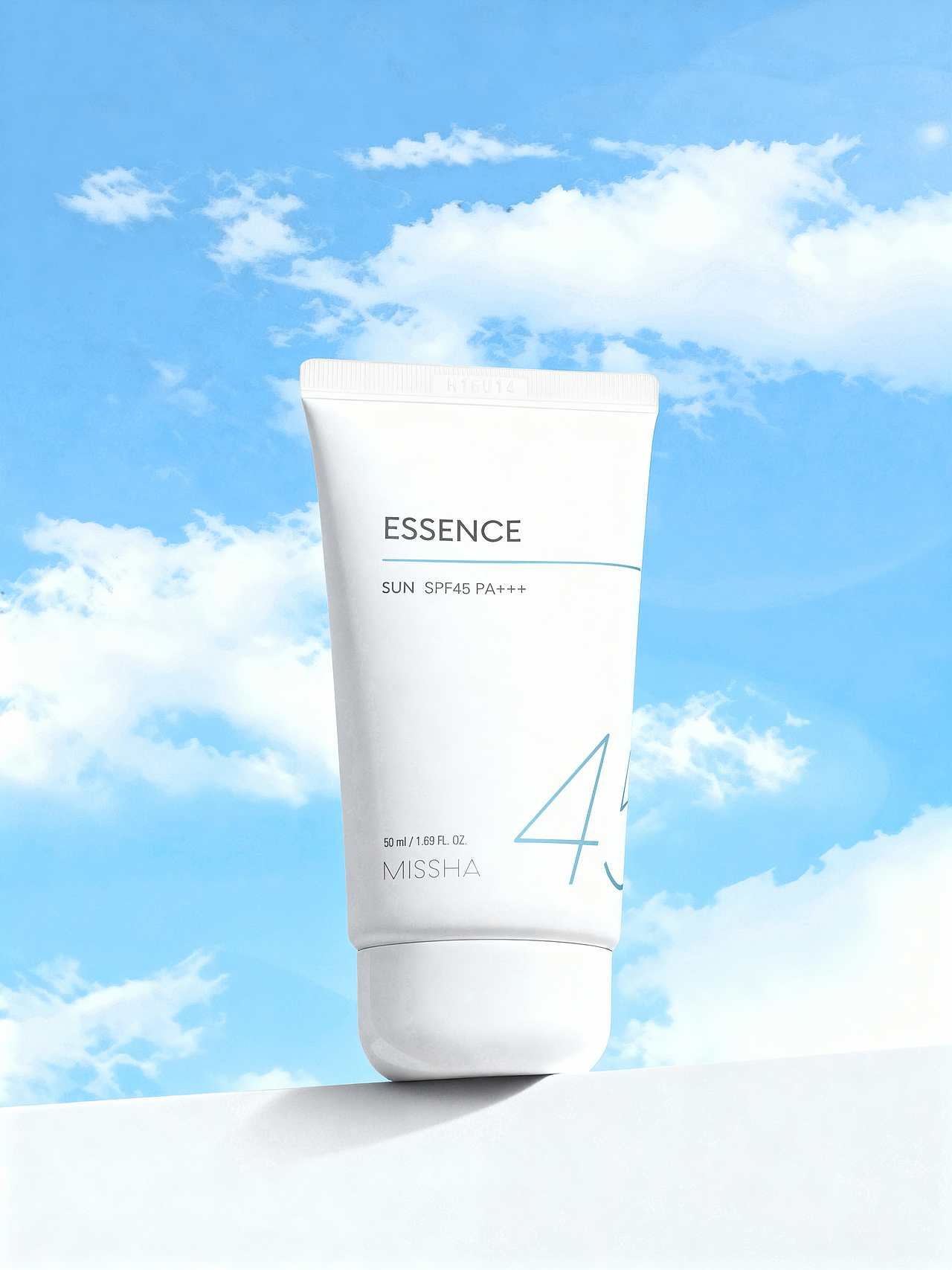 防晒霜 - AI场景图模特图（图ZMzk5ODc0NDQ0） - AI作品 - 站酷设计师电商AI作品集原创素材 - 站酷ZCOOL