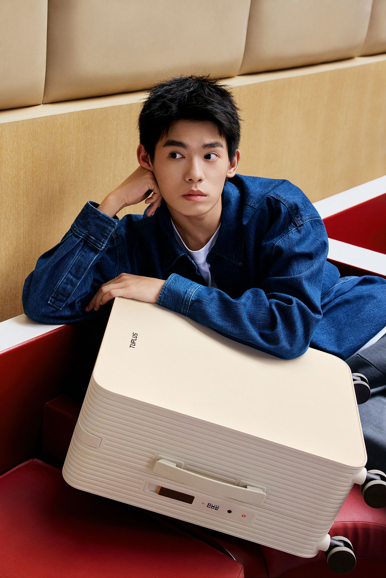 行李箱拍摄&拎着一整箱的浪漫赶路（图ZMzk5ODk5Nzg4） - 产品摄影 - 站酷设计师YQ有丘STUDIO原创素材 - 站酷ZCOOL