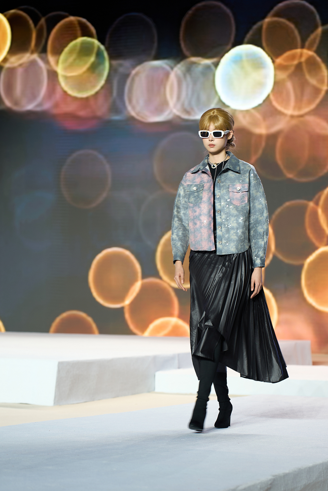 旭平之夜秀场全览|地标文化时尚 + 醒狮国风