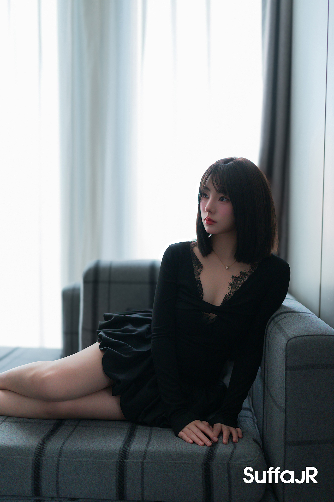 室内环境人像简约风鱼大