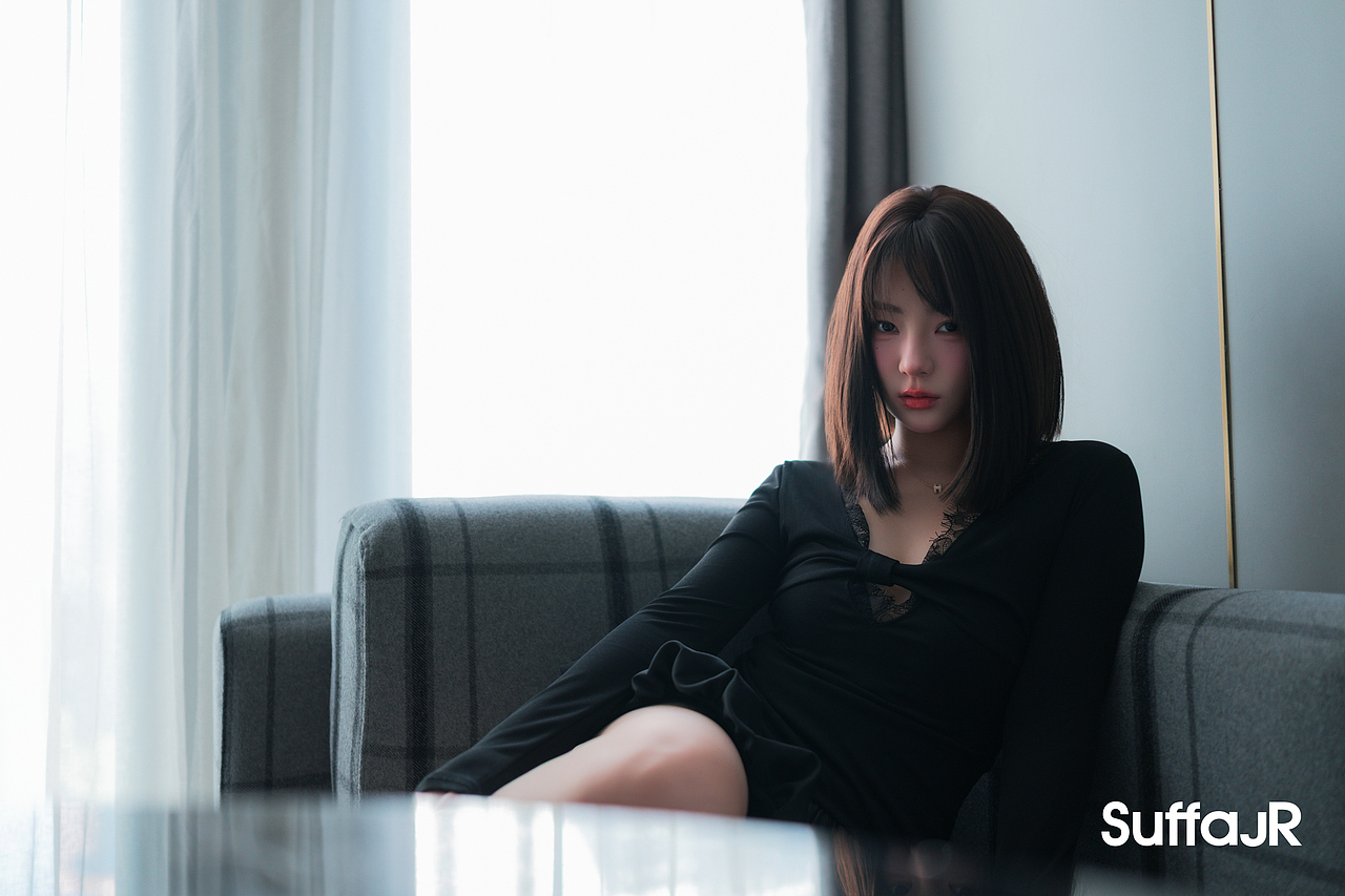 室内环境人像简约风鱼大