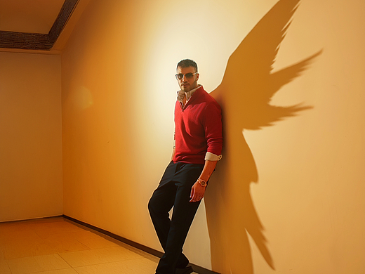 一组棚拍白背景