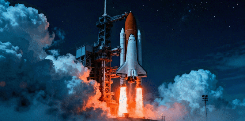 火箭继续垂直上升,尾部火焰持续喷射,烟雾和蒸汽在周围翻滚,镜头缓慢向上推进,展现火箭冲破大气层的壮观过程,背景的星空逐渐变得更加深邃,整体保持冷蓝色调的科幻氛围。