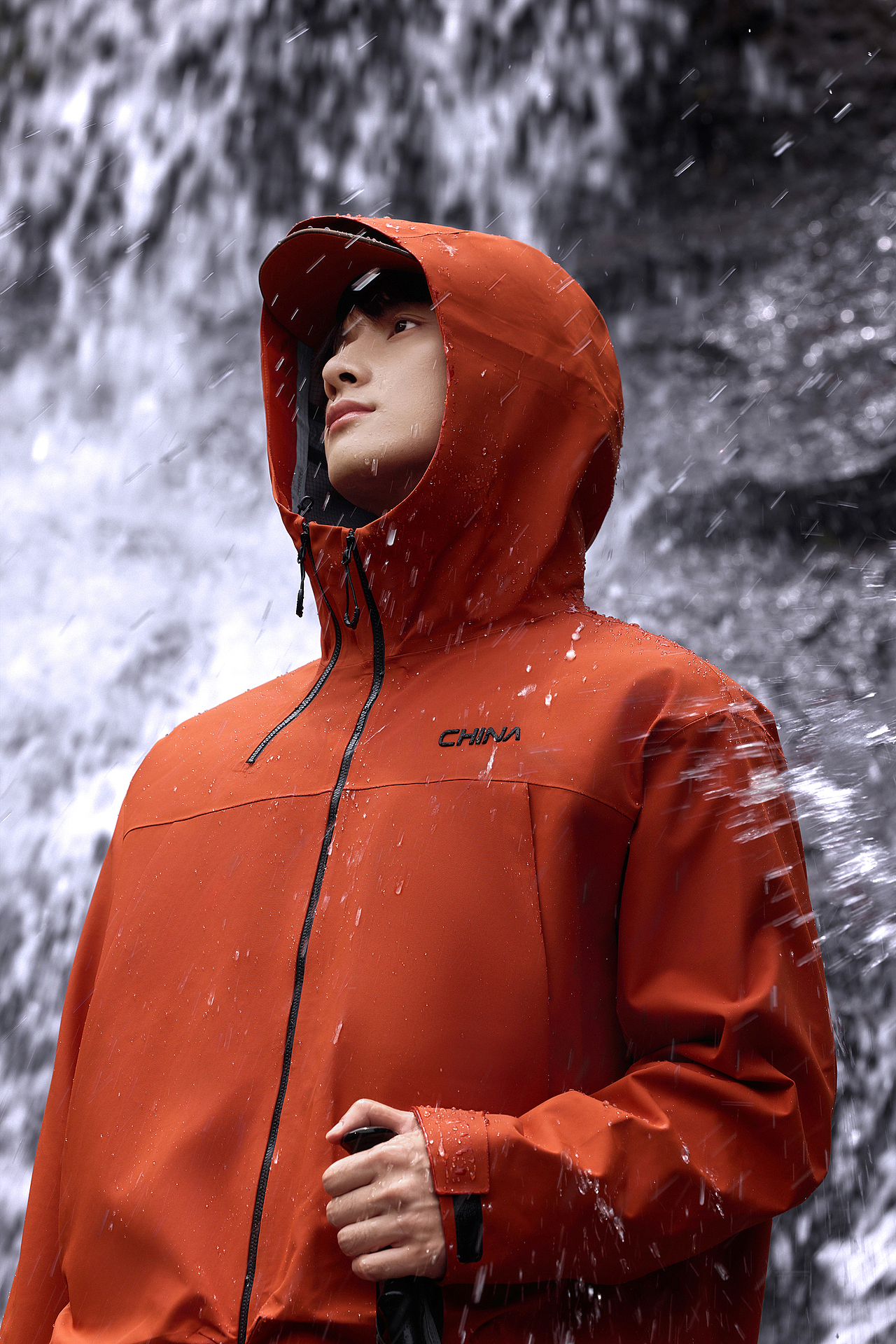 鸭鸭冰壳冲锋衣2025 Campain（图ZMzk5OTk2ODIw） - 人像摄影 - 站酷设计师杭州黑白影像原创素材 - 站酷ZCOOL