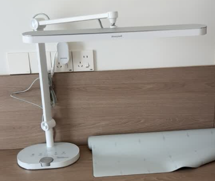 护眼灯哪个牌子更好更专业？推荐学生最适合用的十款台灯，护眼又省心！（图ZMTUzMzA1ODA=） - 观点 - 站酷设计师Z421155861原创素材 - 站酷ZCOOL