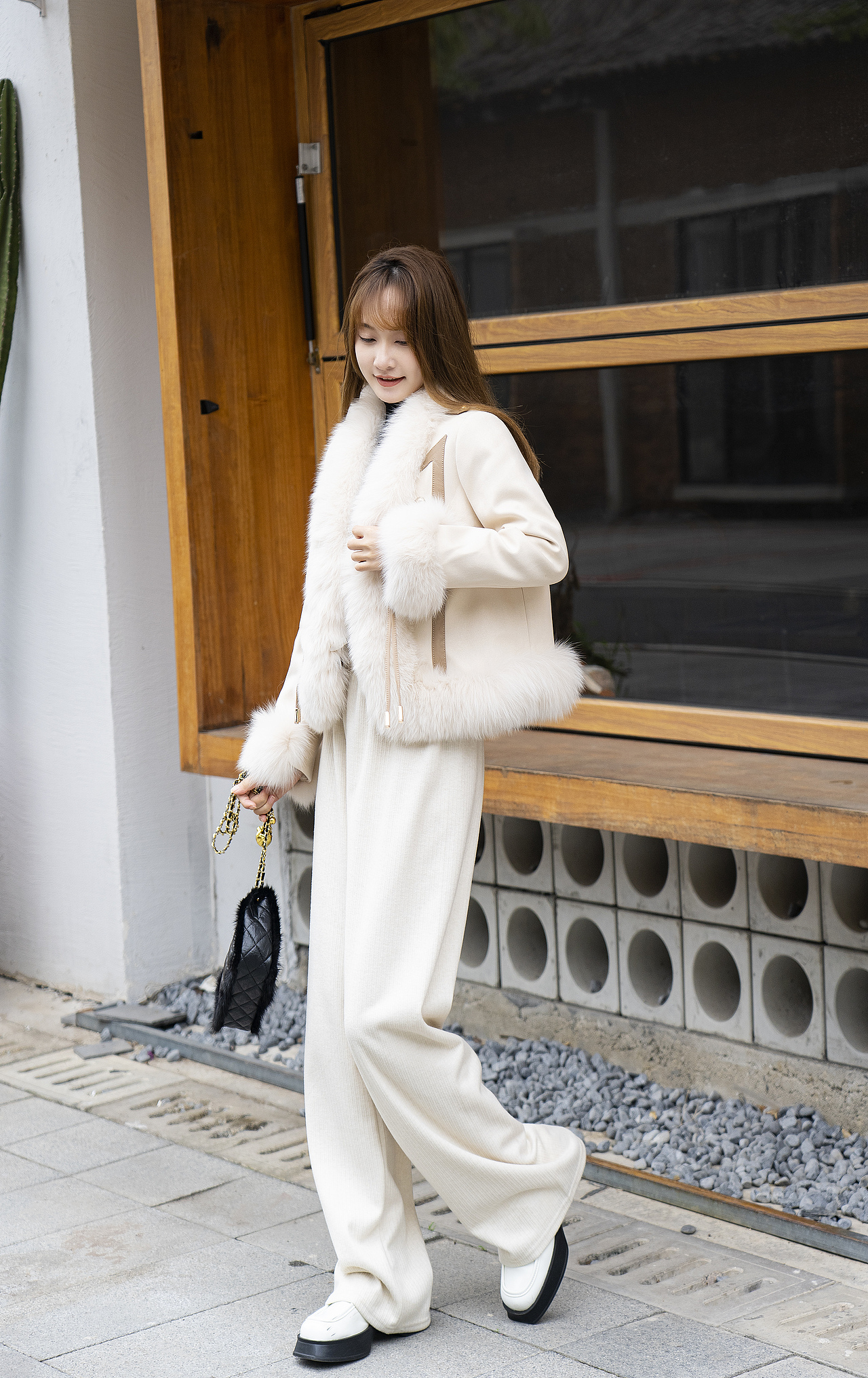 皮草外套拍摄（图ZNDAwMDkwNjEy） - 人像摄影 - 站酷设计师易扬原创素材 - 站酷ZCOOL