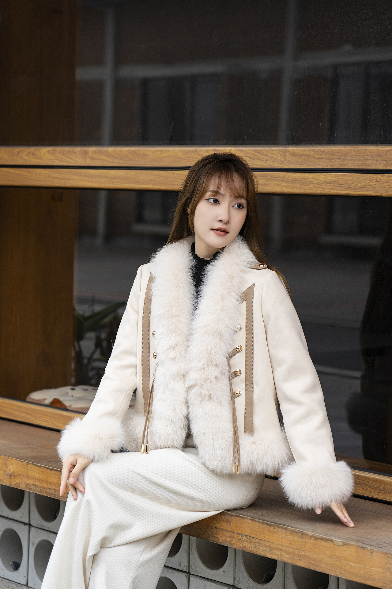 皮草外套拍摄（图ZNDAwMDkwNjAw） - 人像摄影 - 站酷设计师易扬原创素材 - 站酷ZCOOL