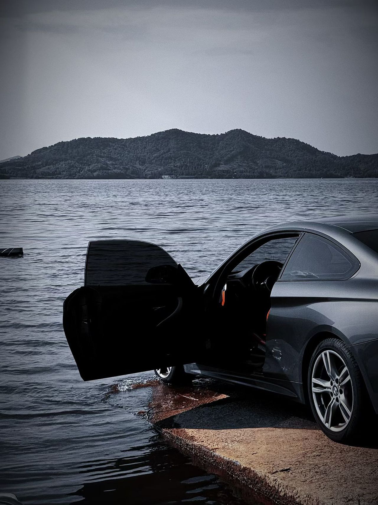 一人一车一战靴黑海行动（图ZNDAwMDkxNDIw） - 其他摄影 - 站酷设计师别人笑我太疯颠啊原创素材 - 站酷ZCOOL