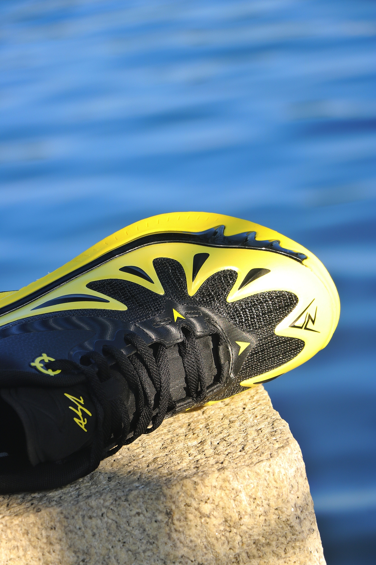 球鞋摄影·里皇的大黄蜂