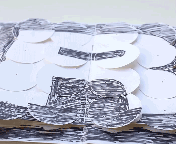 用另一种方式认识字母-《Alphabet in Motion》立体书设计|365天的好设计 NO.149