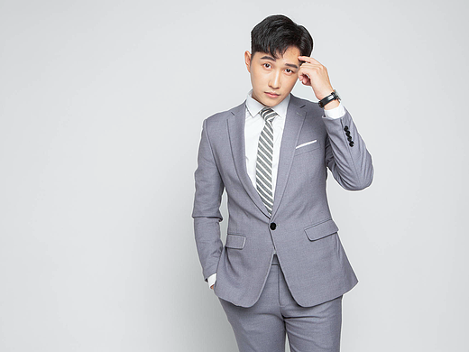 怕抗皱精华水贵又鸡肋？2025男士款二百元拿下，实测不翻车，闭眼入