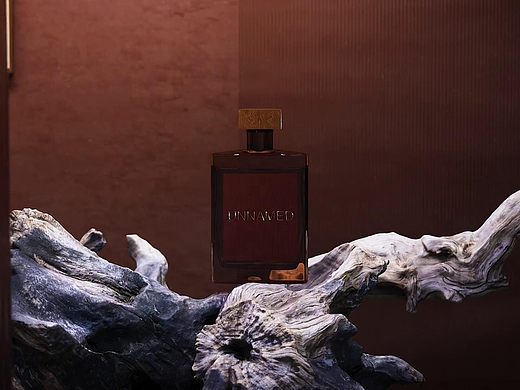 C4D-香水产品动画-UNNAMED