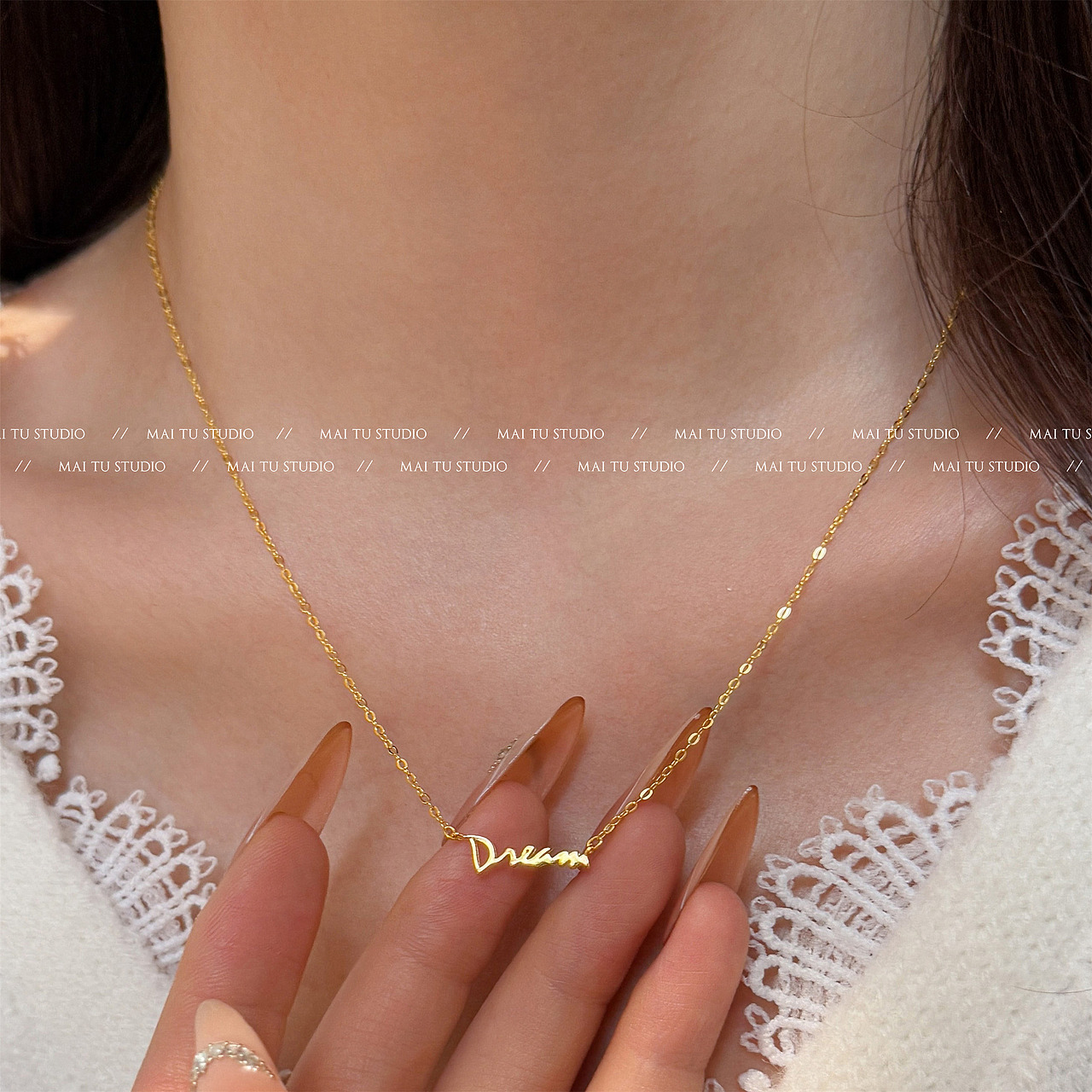 网感ins首饰丨麦图摄影丨项链丨自然光丨无头风丨模特