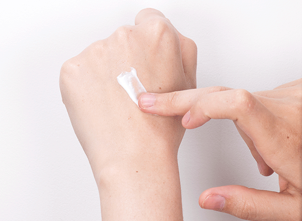 冬天又油又干不敢乱用？览邦男士洗面奶：油皮不油、干皮不干，洗完水润Q弹超自信 