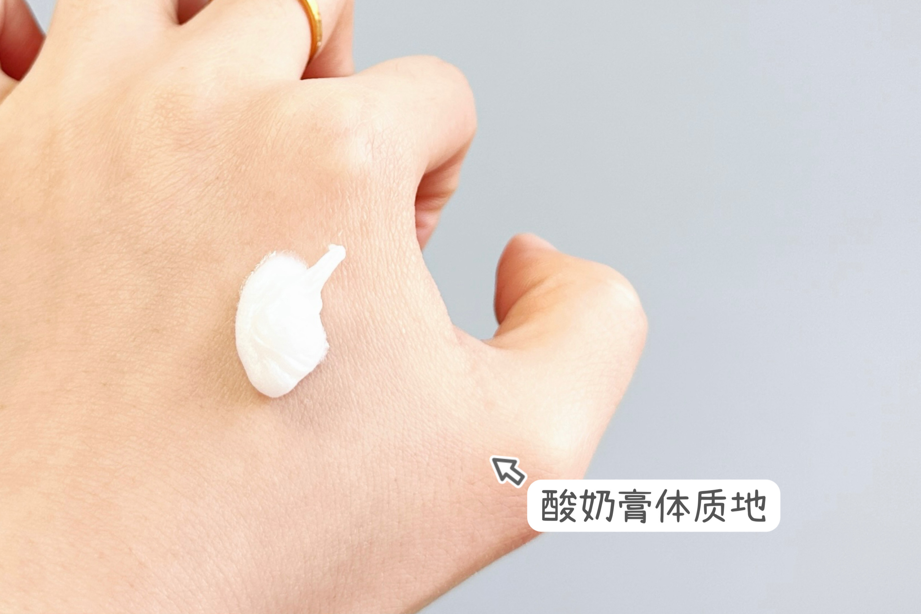 冬天又油又干不敢乱用？览邦男士洗面奶：油皮不油、干皮不干，洗完水润Q弹超自信 