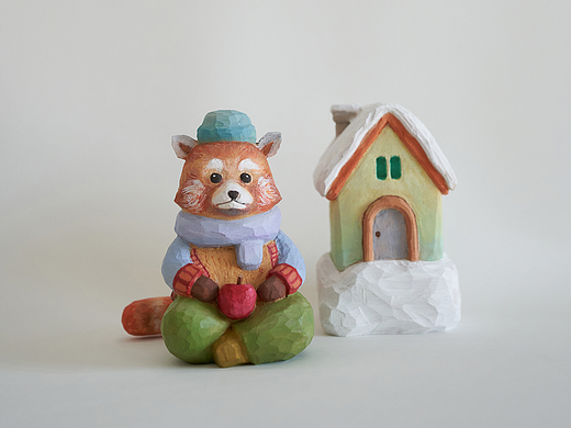 原创小木雕：小熊猫与雪屋