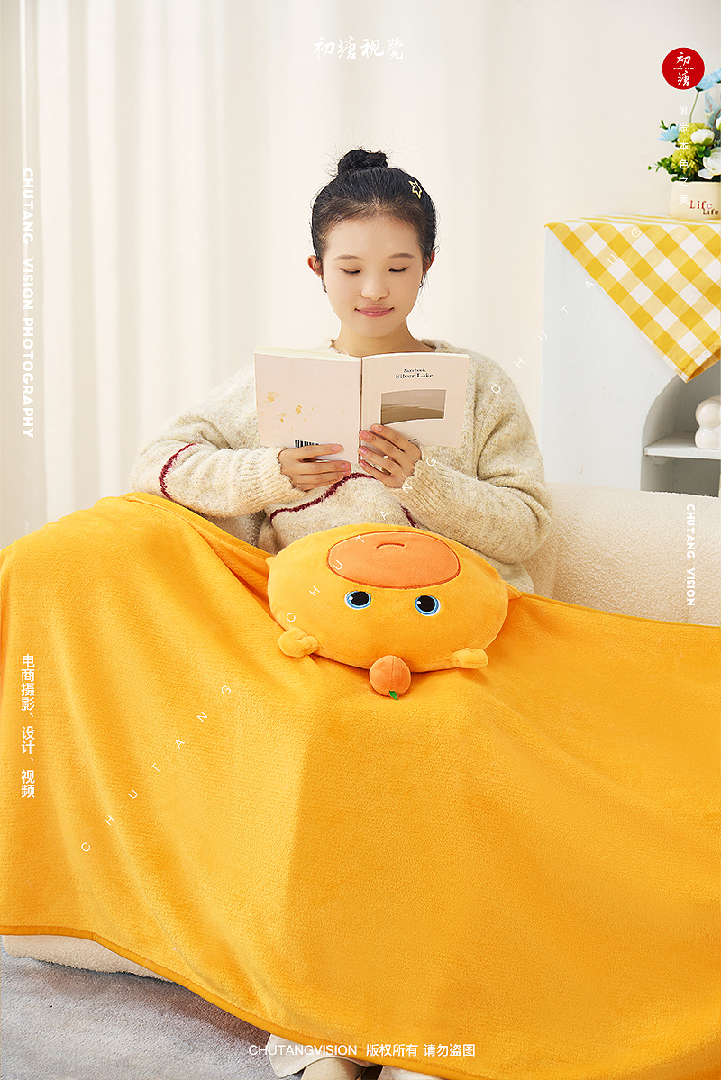 水豚噜噜毛毯/文创IP产品周边产品拍摄◆初塘视觉（图ZNDAwNDQ2NDg0） - 产品摄影 - 站酷设计师初塘视觉原创素材 - 站酷ZCOOL