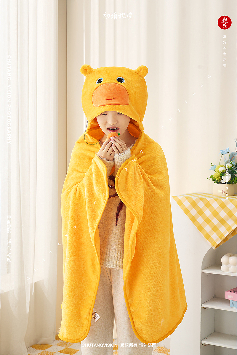 水豚噜噜毛毯/文创IP产品周边产品拍摄◆初塘视觉（图ZNDAwNDQ2NDg4） - 产品摄影 - 站酷设计师初塘视觉原创素材 - 站酷ZCOOL